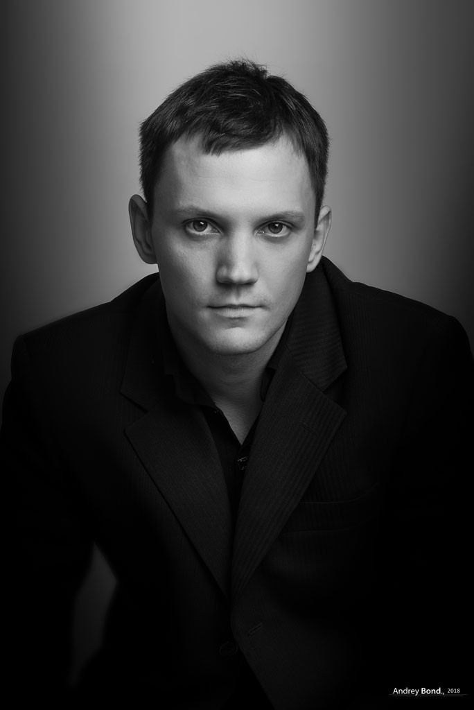 Stas Stanis (Ibalakov), an actor. Model: Stas Stanis (Ibalakov), Moscow. Photographer: Andrey Bond.